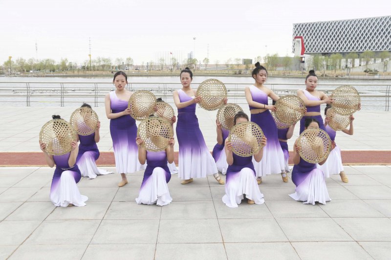 <b>百花竞放展风采，桃李灼华耀青春  暨大学生社团展演活动</b>